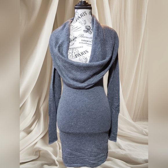 Sophisticated Cache dress - Picture 2 of 7